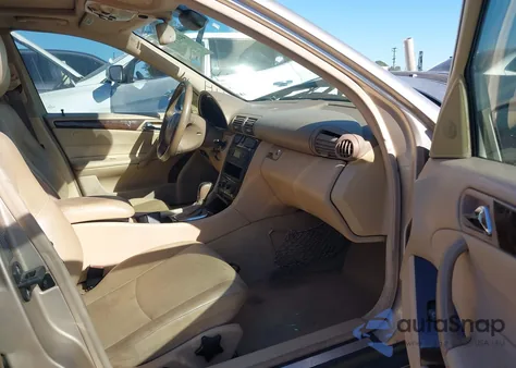 2002 Mercedes-Benz C 240 from USA, damaged, VIN WDBRF61J62F287178